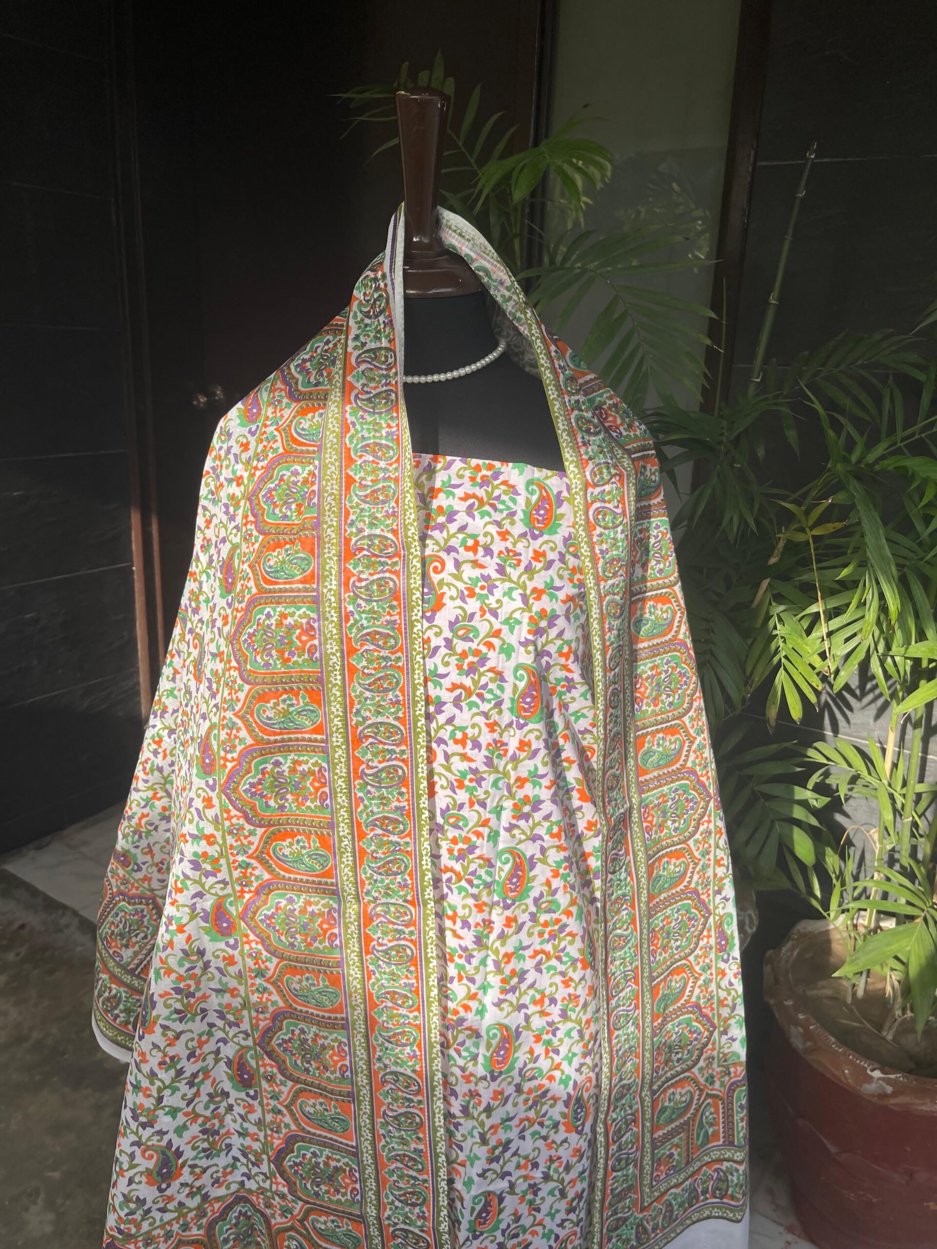 handmade-botanical-paisley-garden-block-printed-pure-lawn-2-piece-unstitched-suit-with-brochia-dupatta
