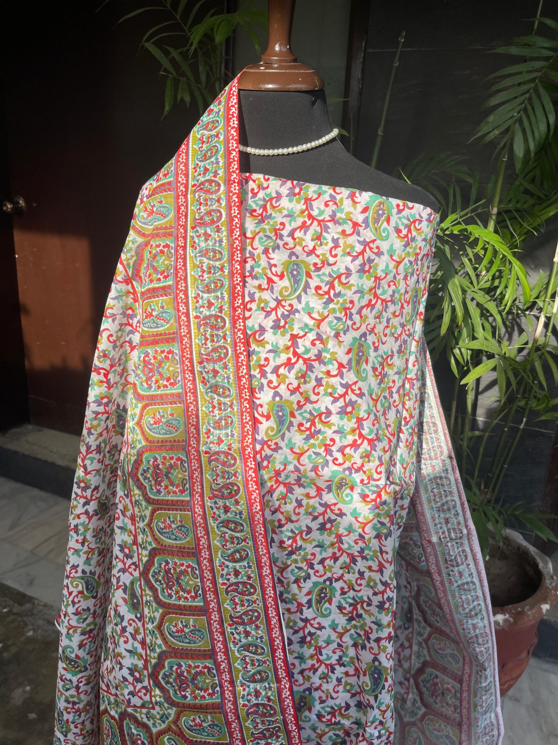 handmade-crimson-paisley-garden-block-printed-pure-lawn-2-piece-unstitched-suit-with-brochia-dupatta